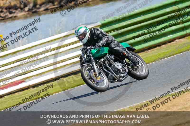 Vintage motorcycle club;eventdigitalimages;mallory park;mallory park trackday photographs;no limits trackdays;peter wileman photography;trackday digital images;trackday photos;vmcc festival 1000 bikes photographs